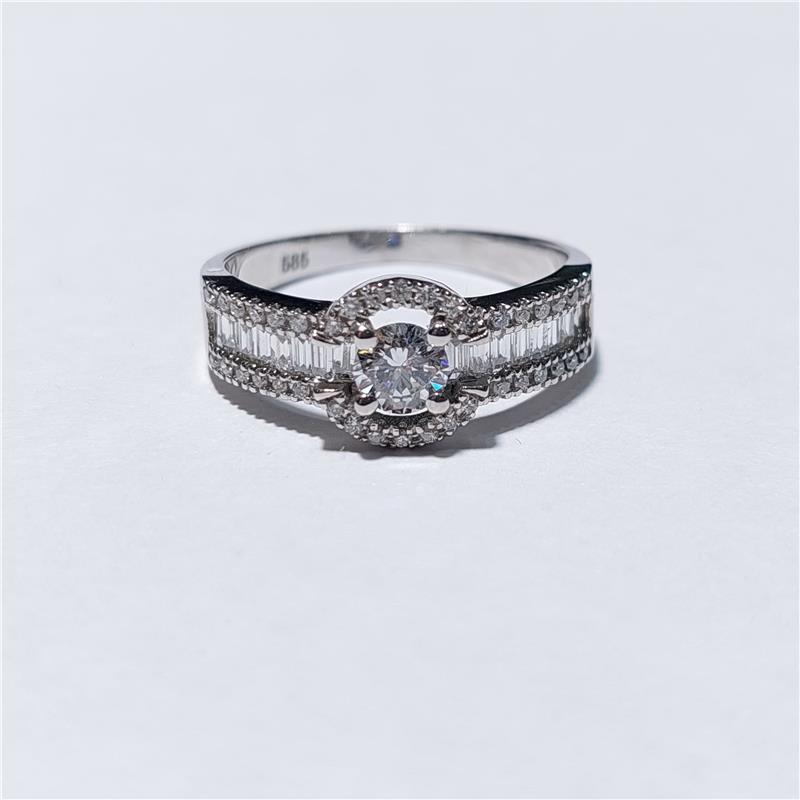 0,74 ct Diamond 14 K White Gold Ring 2,44 gr