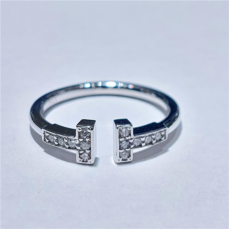 0.15 ct Diamond 18 K White Gold Ring 3.37 gr