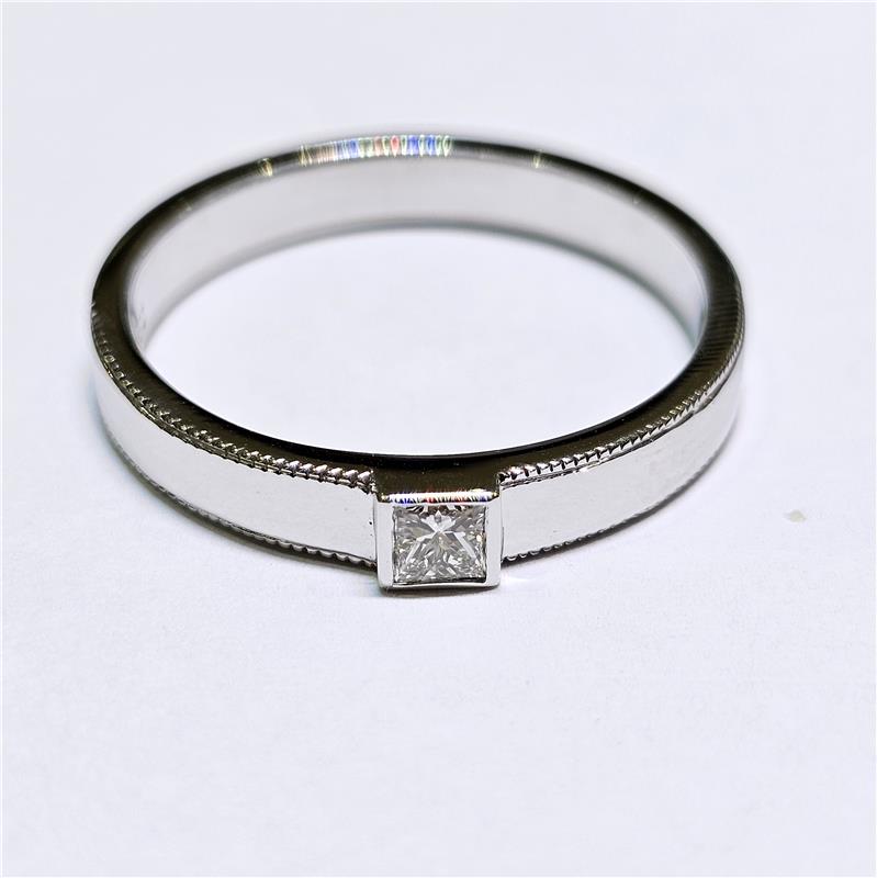 0.17 ct Diamond 18 K White Gold Ring 5.55 gr