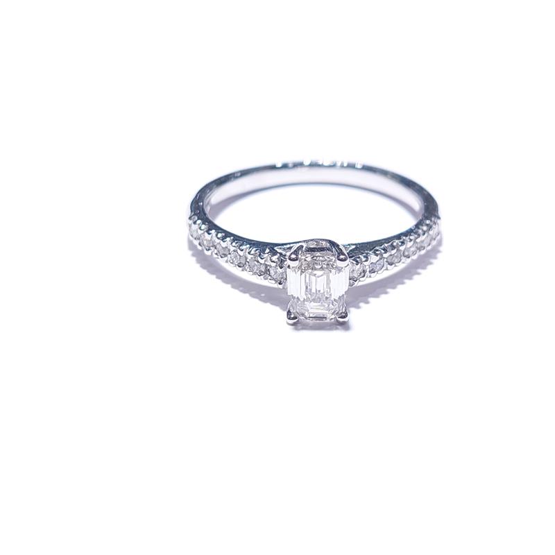 0.72 ct Diamond 18 K White Gold Ring 2.72 gr