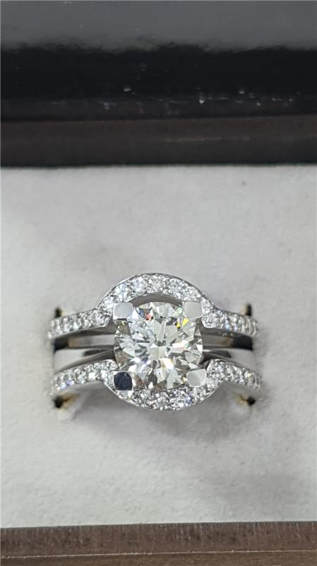 2,83 ct Diamond 18 K White Gold Ring  gr