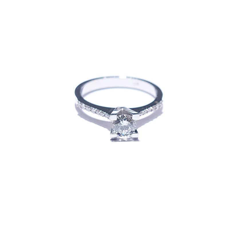 0.56 ct Diamond 18 K White Gold Ring 3.22 gr