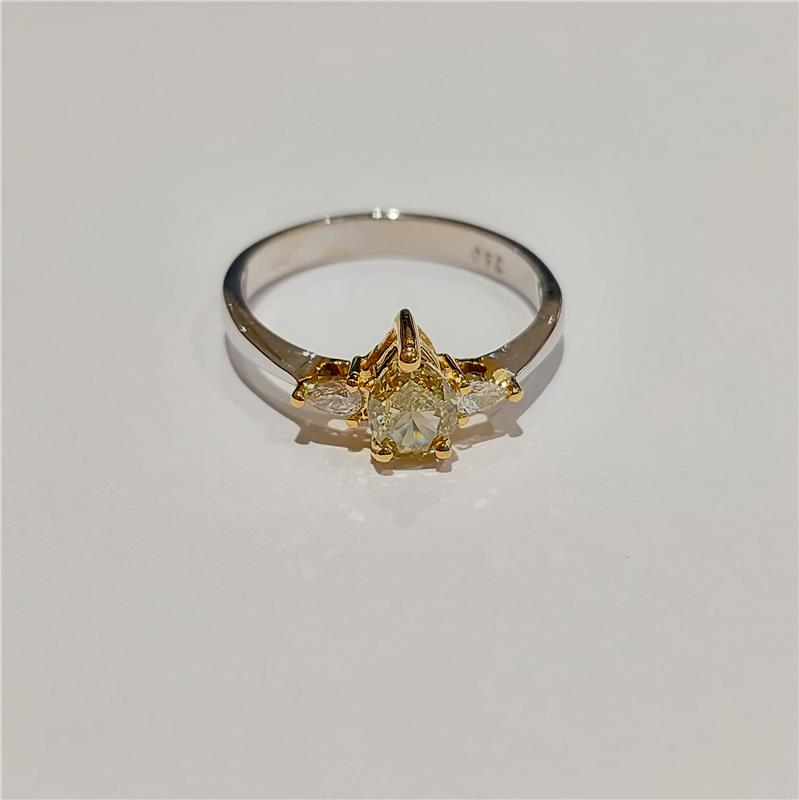 0.73 ct Diamond 18 K Gold Ring 2.67 gr